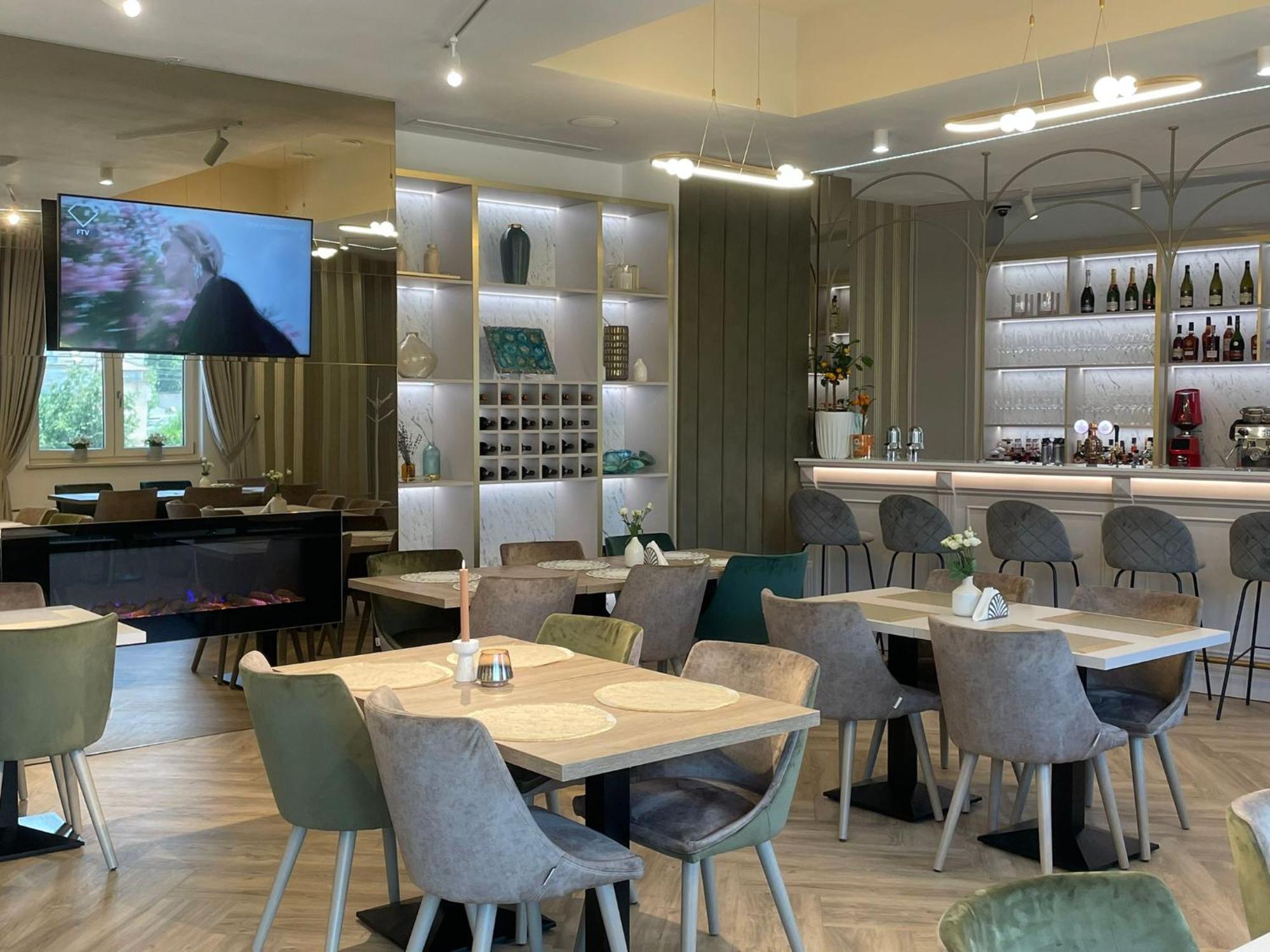 Boutique Hotel Bals Экстерьер фото