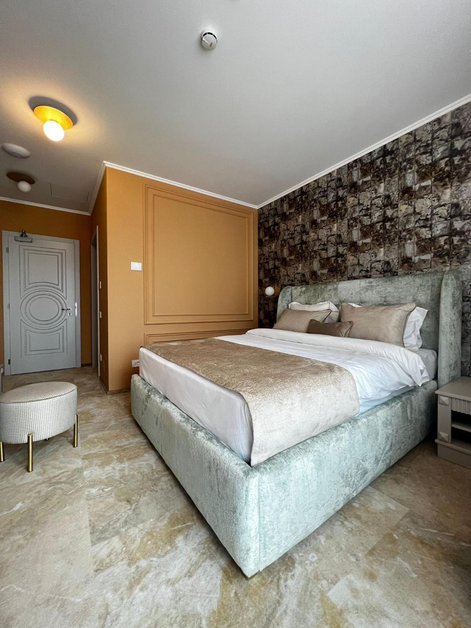 Boutique Hotel Bals Экстерьер фото