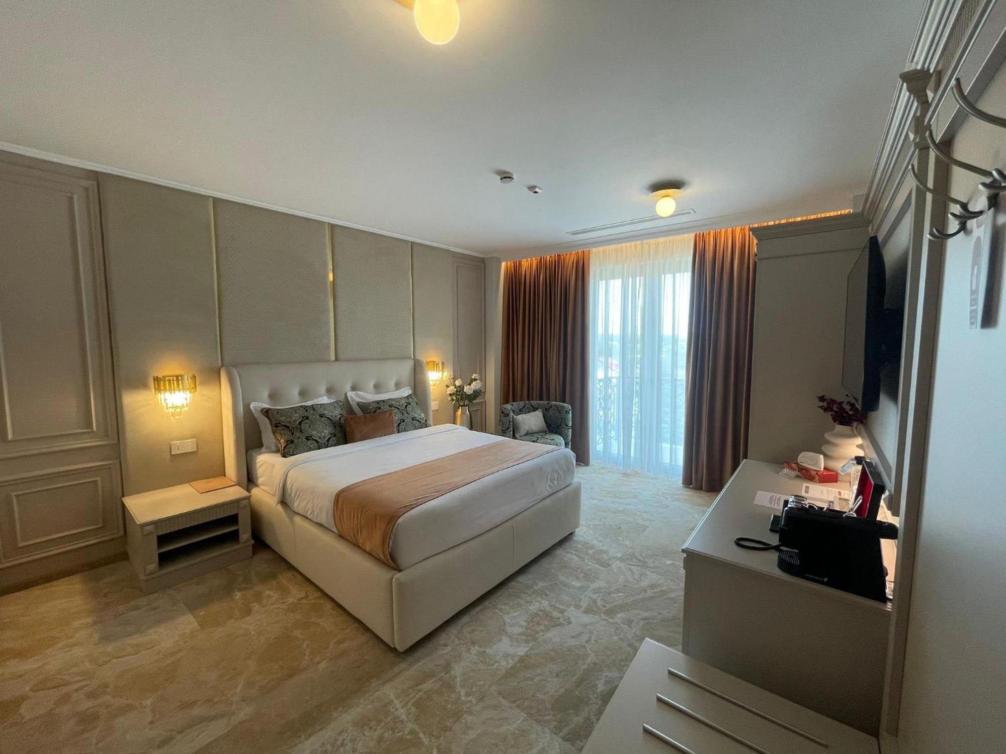 Boutique Hotel Bals Экстерьер фото