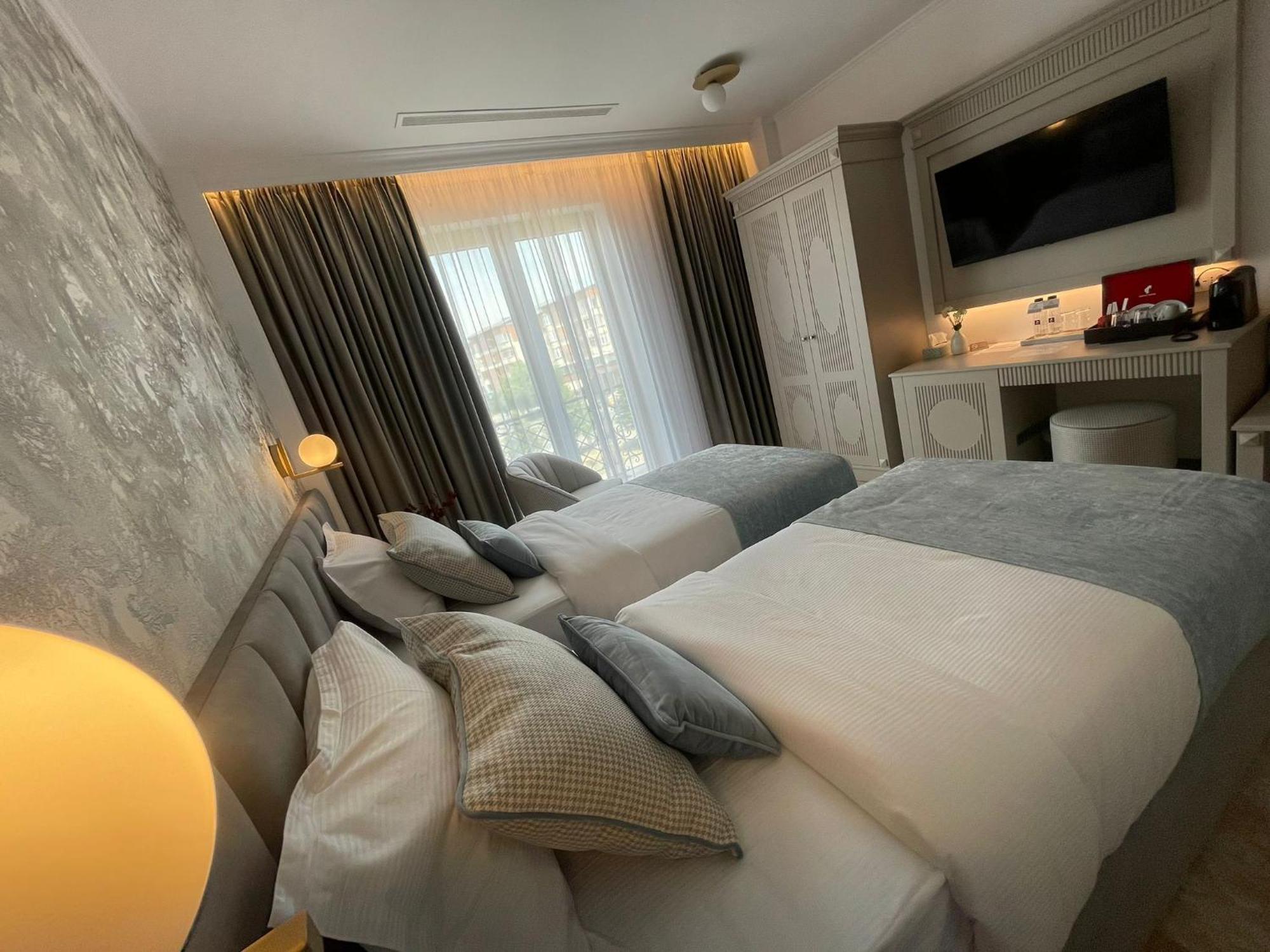 Boutique Hotel Bals Экстерьер фото