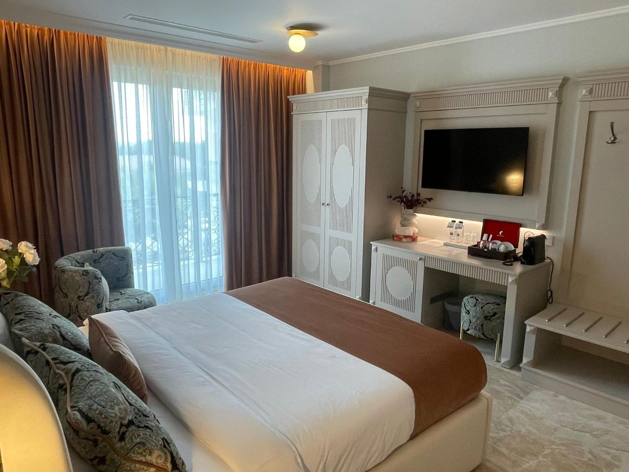 Boutique Hotel Bals Экстерьер фото
