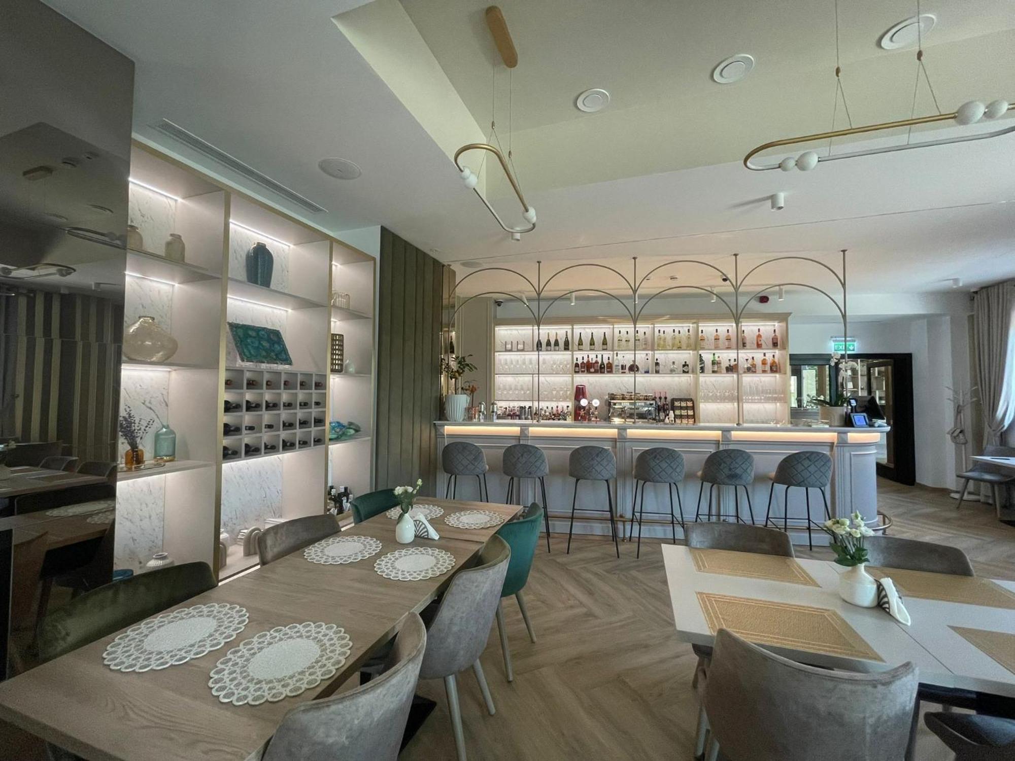 Boutique Hotel Bals Экстерьер фото